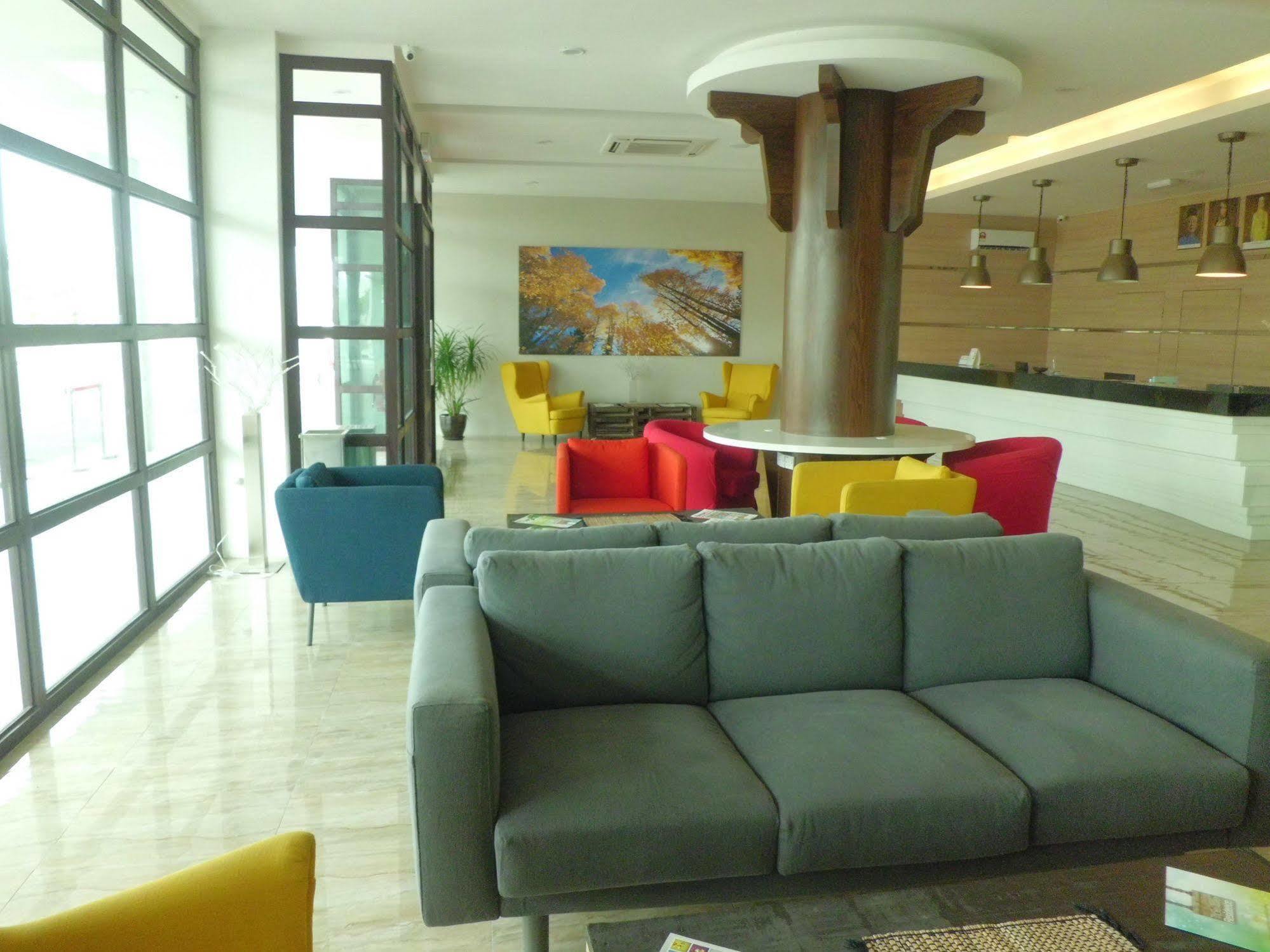 The Inn Bintulu Extérieur photo