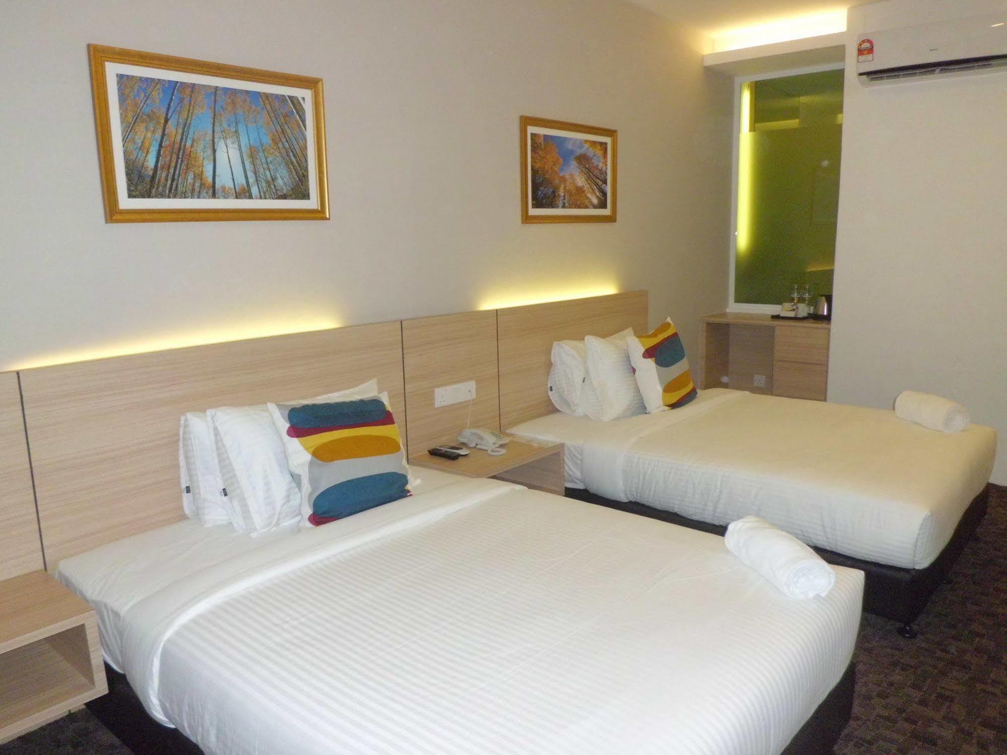 The Inn Bintulu Extérieur photo
