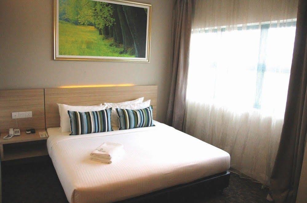 The Inn Bintulu Extérieur photo